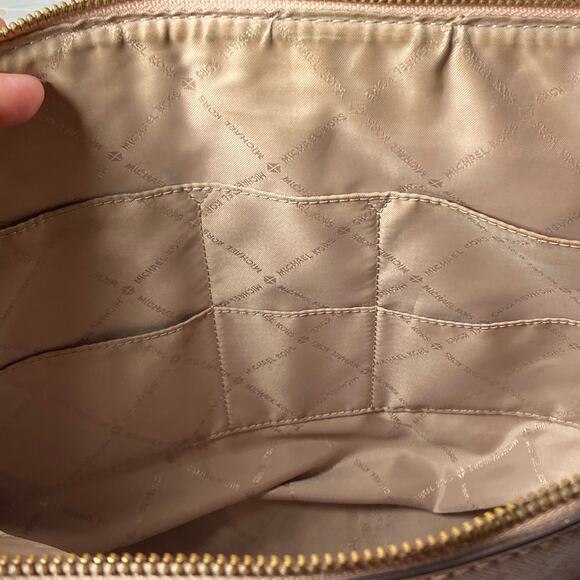 Michael Kors Purse 11" Tall Pink Leather Pockets 12x4.5 - Picture 8 of 8